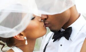 Pros and Cons of Early Marriage