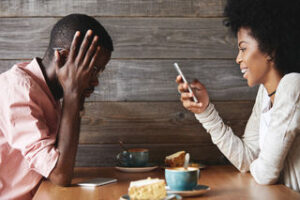 Phone etiquette for Couples